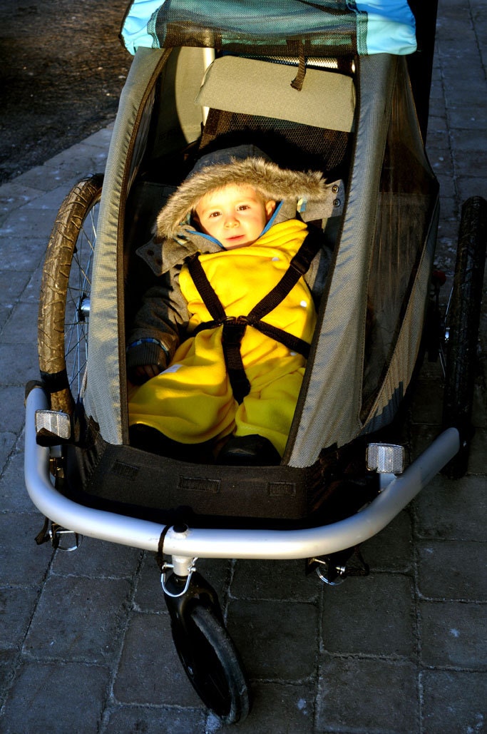 The Sleep 'n Cuddle Wrap Fleece Toddler Sleep Sack and Wearable Baby Blanket (Yellow) Lightweight Fleece