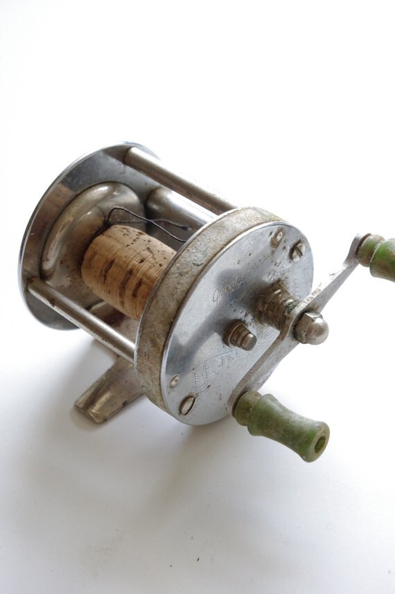 Vintage Fishing Reel Great Lakes T450 by ThisCharmingManCave
