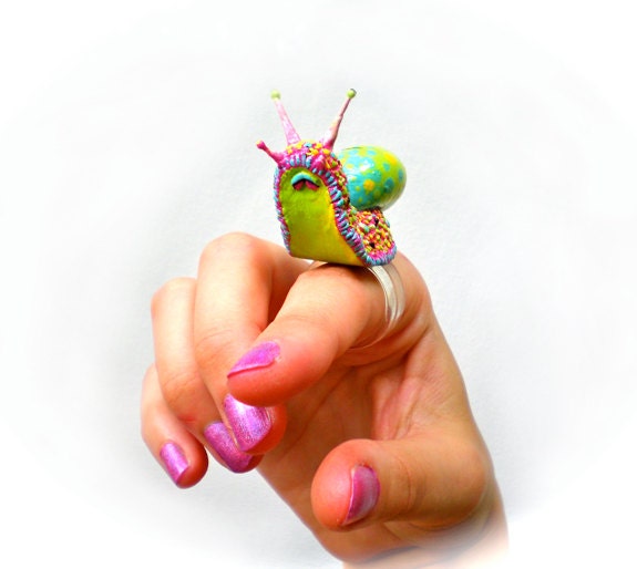 Candy Snail Ring, real Shell, realistic OOAK Sculpt, AMAZING DETAILS