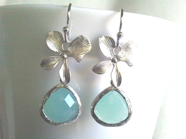 Lovely Orchid  with Ice blue SilverEarrings,Drop, Dangle, Gemstone Earrings, bridesmaid gifts,Wedding jewelry