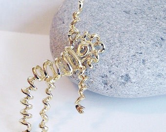 Interesting Gold tone Vintage Brooch Person