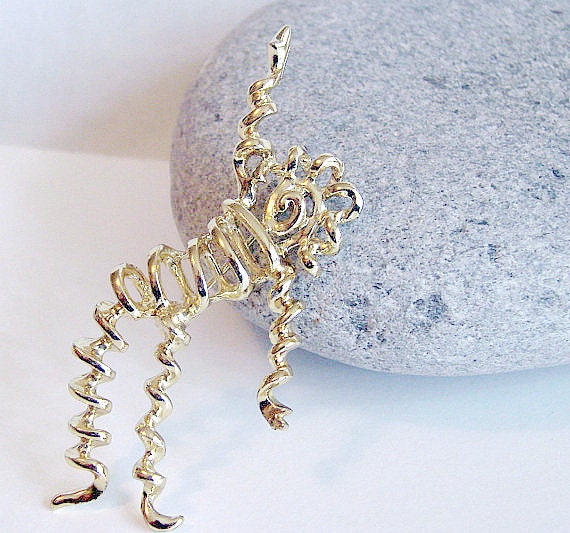 Interesting Gold tone Vintage Brooch Person