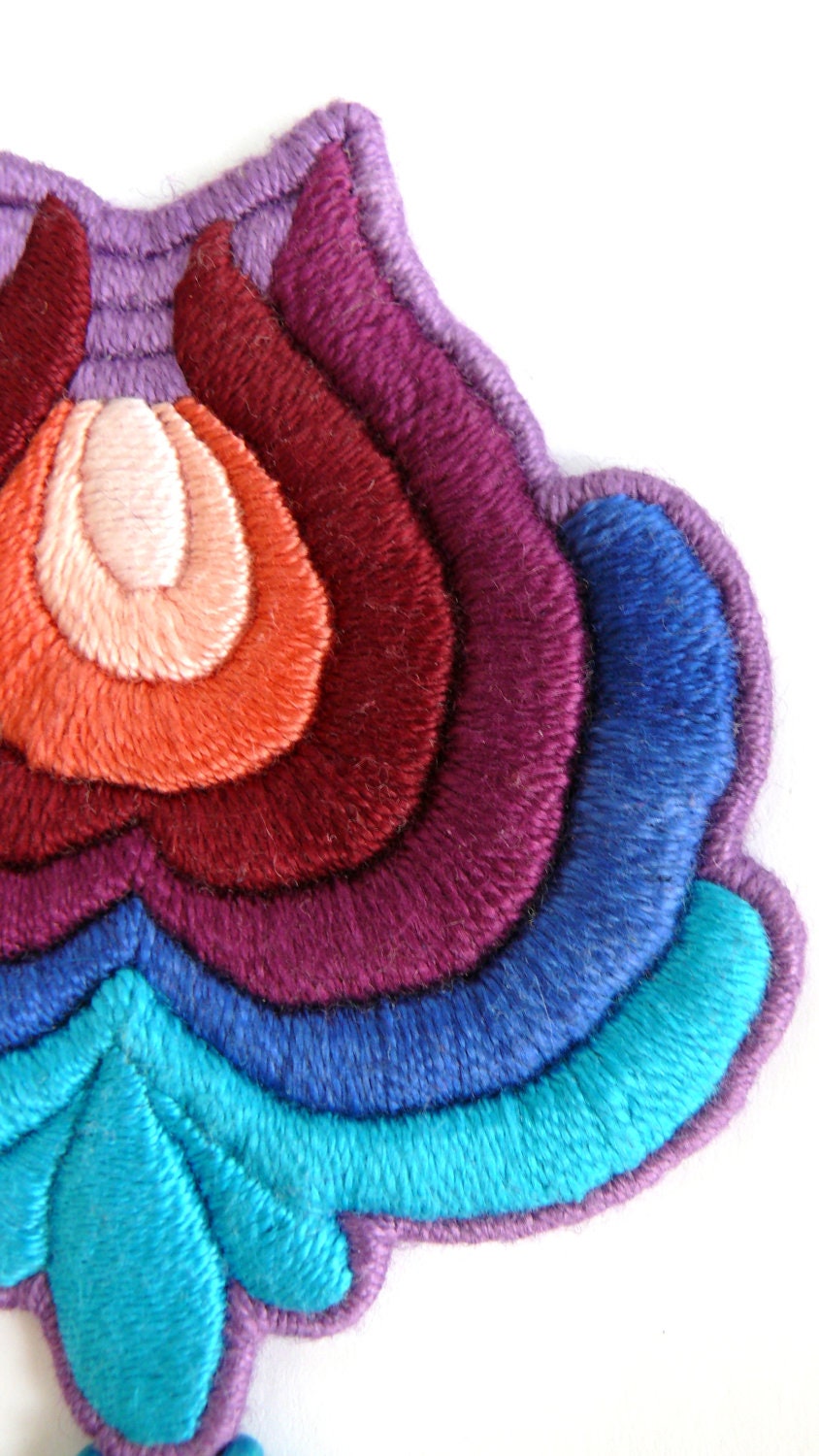 Hungaian "Matyó" folk rose brooch - "red vine with blueberries"