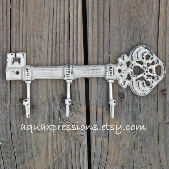Cast Iron Ivory Key Hook Wall Hanger/ White Skeleton Key Rack/ Fun Elegant Wall Decor/ Cottage Shabby Chic / Painted Distressed Metal Holder