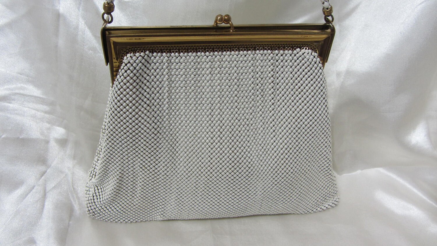 Gorgeous Vintage White Whiting & Davis Mesh Handbag USA