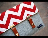 Padded ipad case 100% merino wool felt with leather straps - red chevron