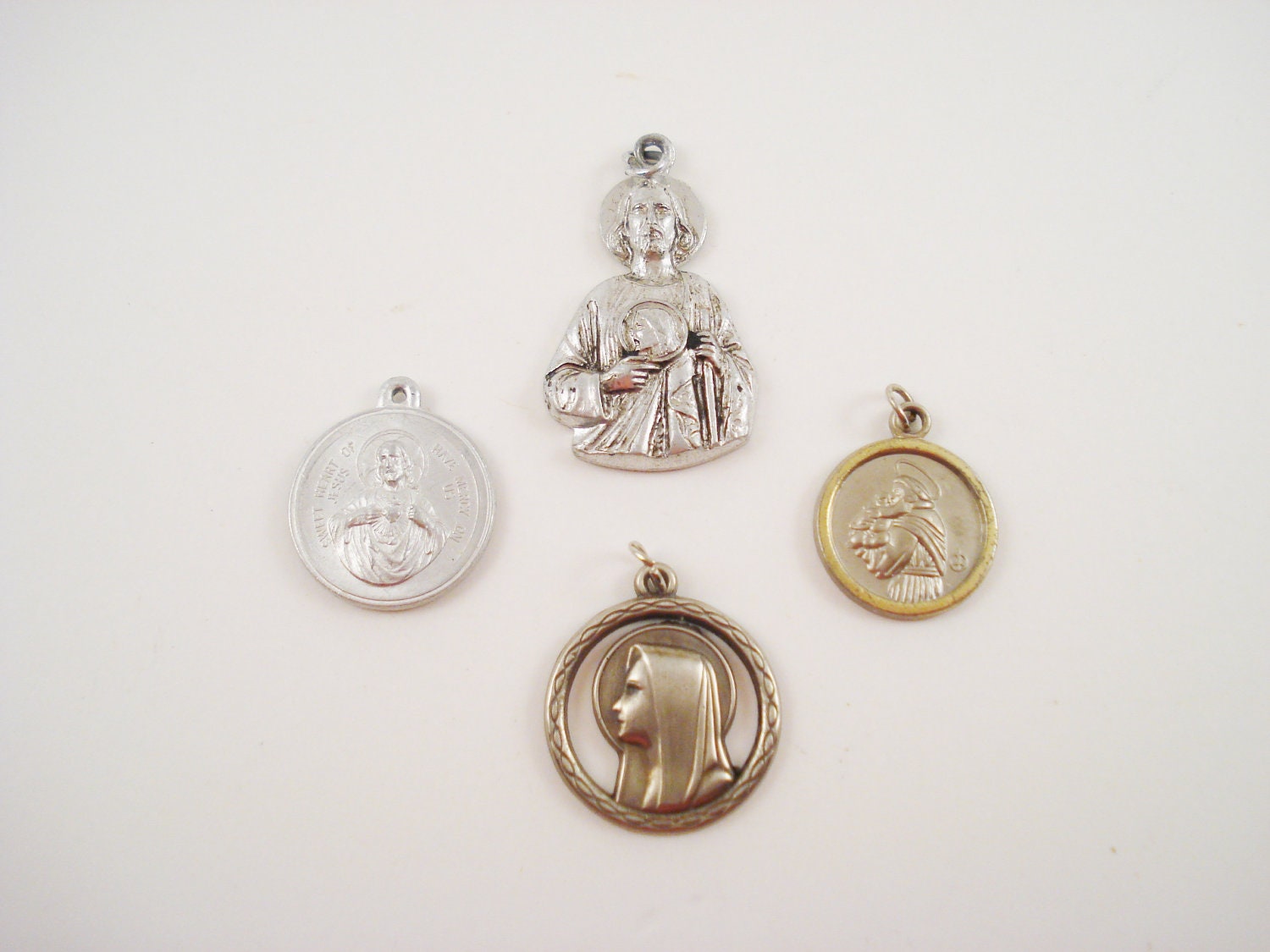 Vintage Catholic Medals Religious Medals St by AlegriaCollection