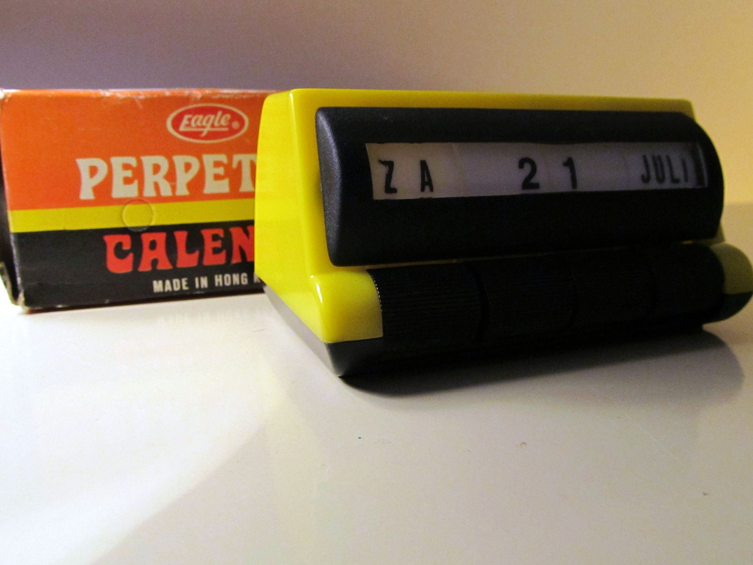 Vintage Perpetual Calendar made by Eagle in the 70s