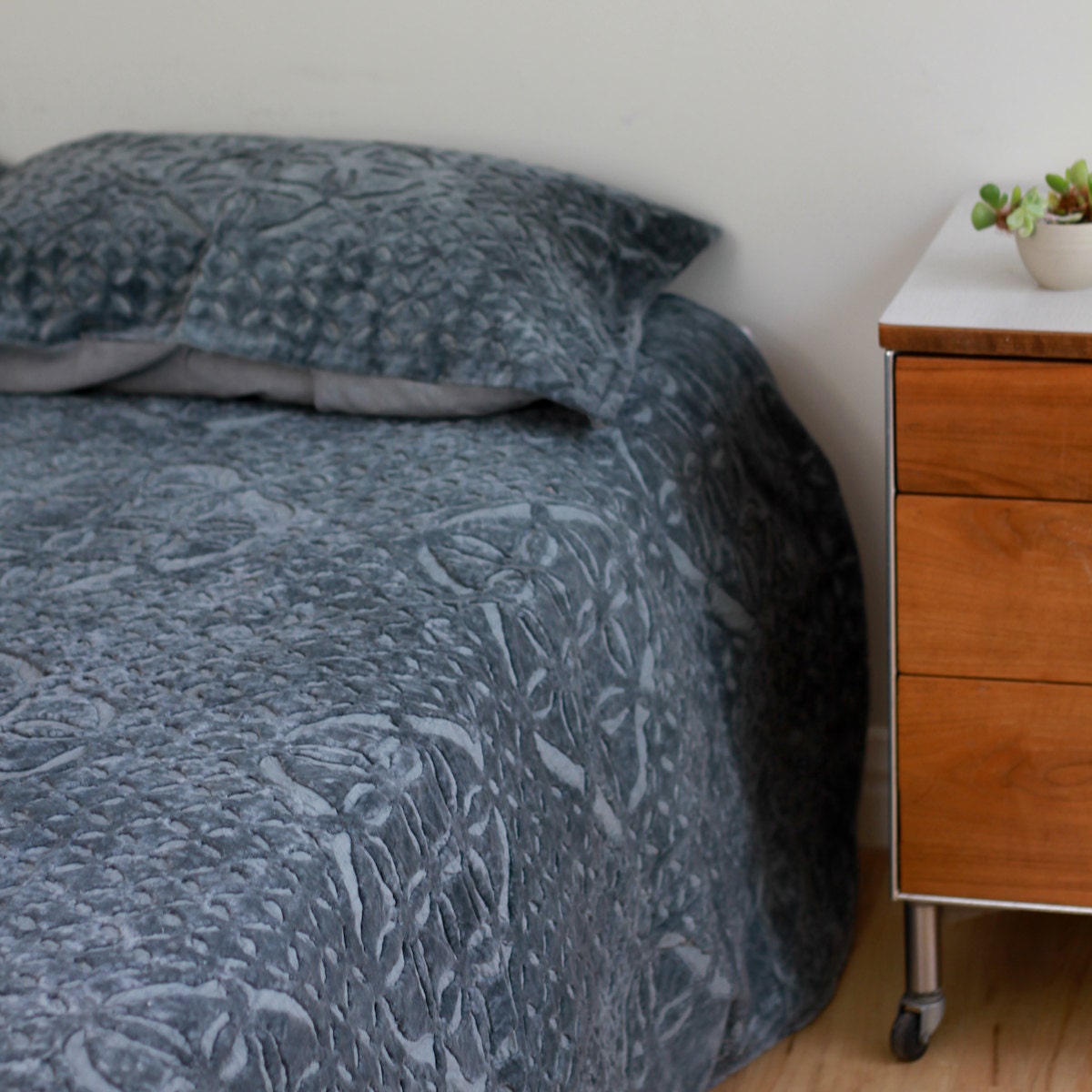 Velvet Applique Blanket in Pretty Blue