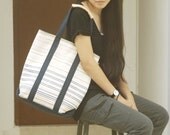 SALE - Simple Tote, Tribal stripe, Hand woven fabric, Medium size, Day bag