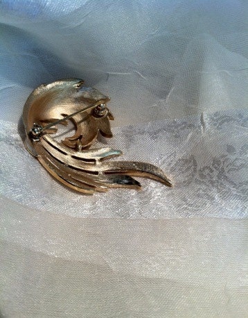 Beautiful Vintage Trifari Gold Feather Brooch Mid Century Estate Jewelry