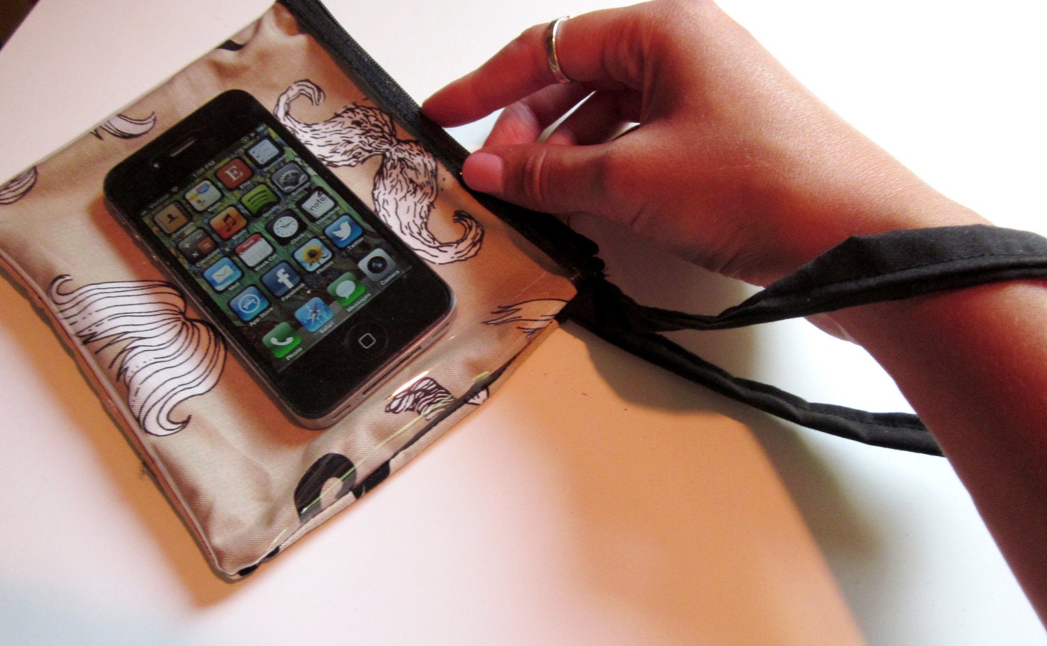 iPhone/Droid Wristlet and Case Purse "SmartWristlet" Water-Resistant (Mustache)