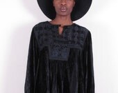 Vintage HIppie India 70s Ethnic Black Velvet Embroidery Dress Tunic