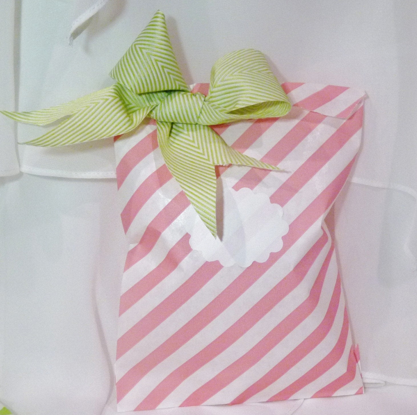 15 FaVoR Bags with self adhessive TaGs and CHEVRON RiBBoN Oh how FaNcY PrePPy CoTTagE Chic ParTy FUN Il_570xn