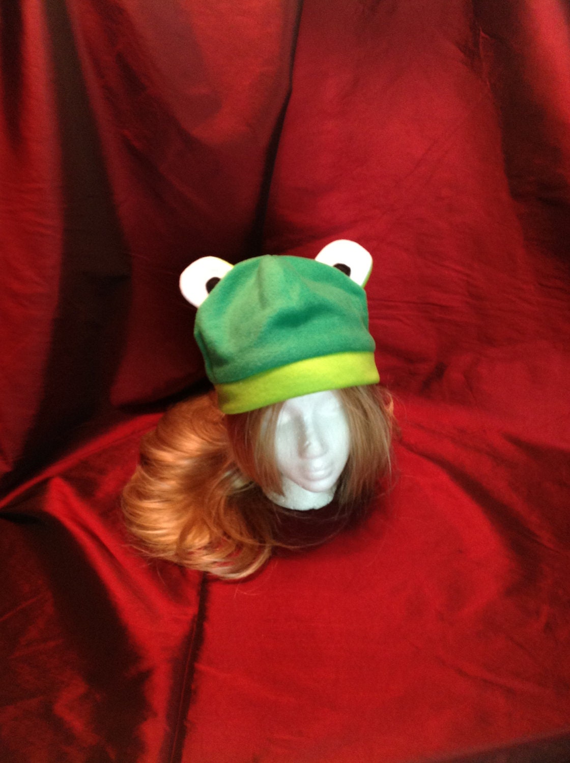 Frog fleece hat