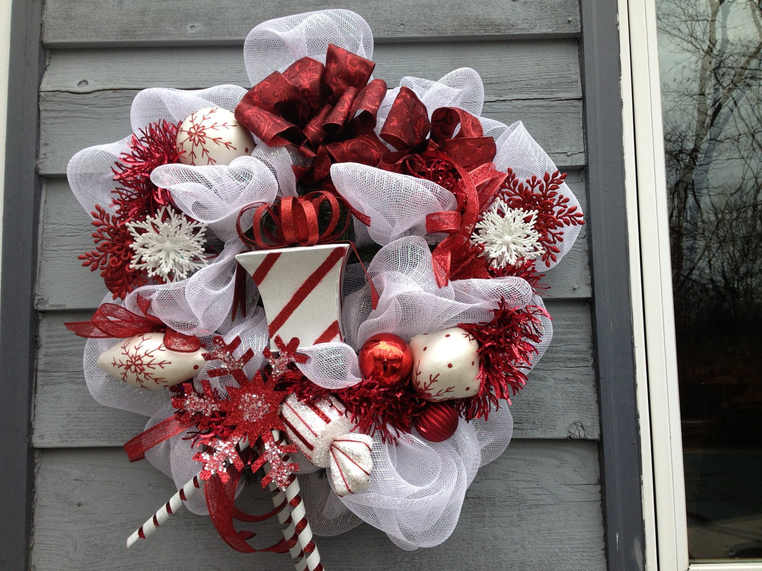 Deco Mesh Wreath Red and White