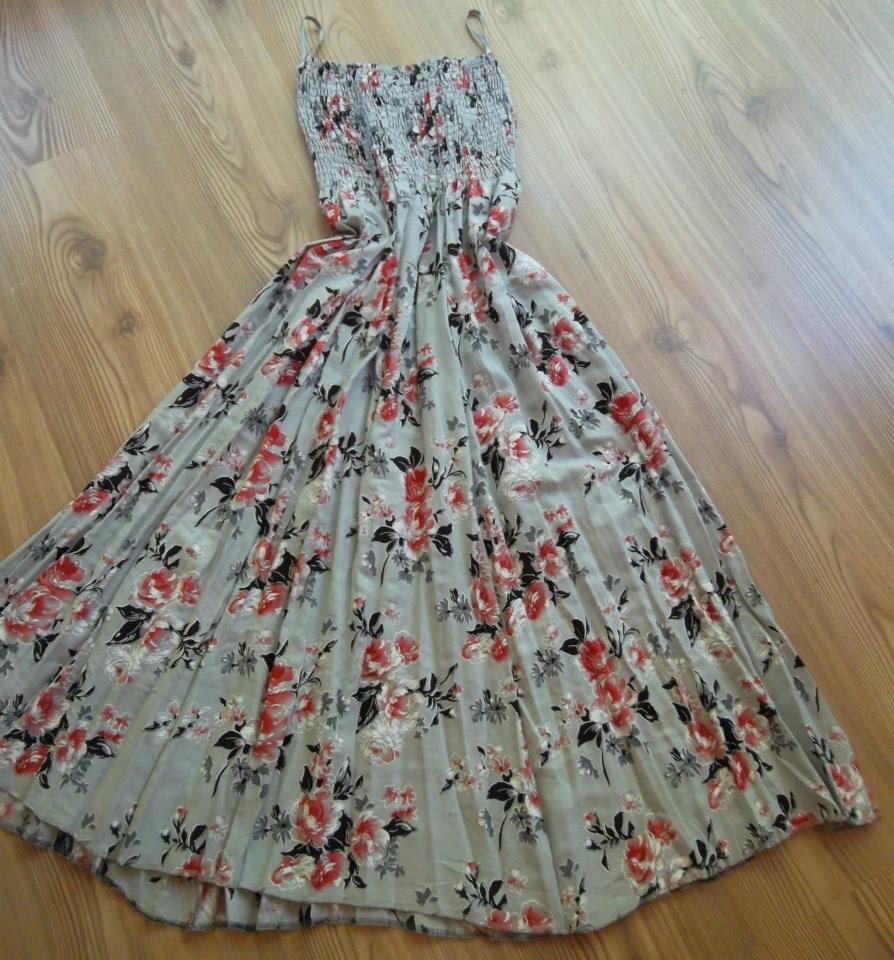 Handmade - Vintage Roses - Maxi Skirt - Dress........Red - Beige