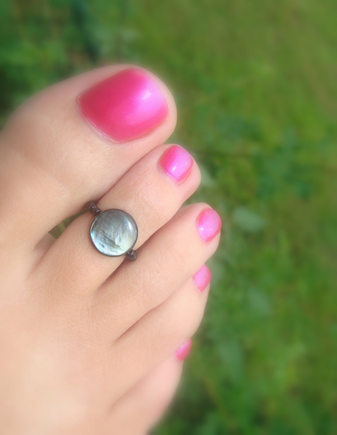 Toe Ring - Black Shimmering Shell Stretch Bead Toe Ring