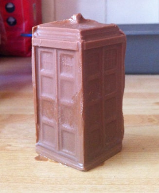Chocolate TARDIS box of 5