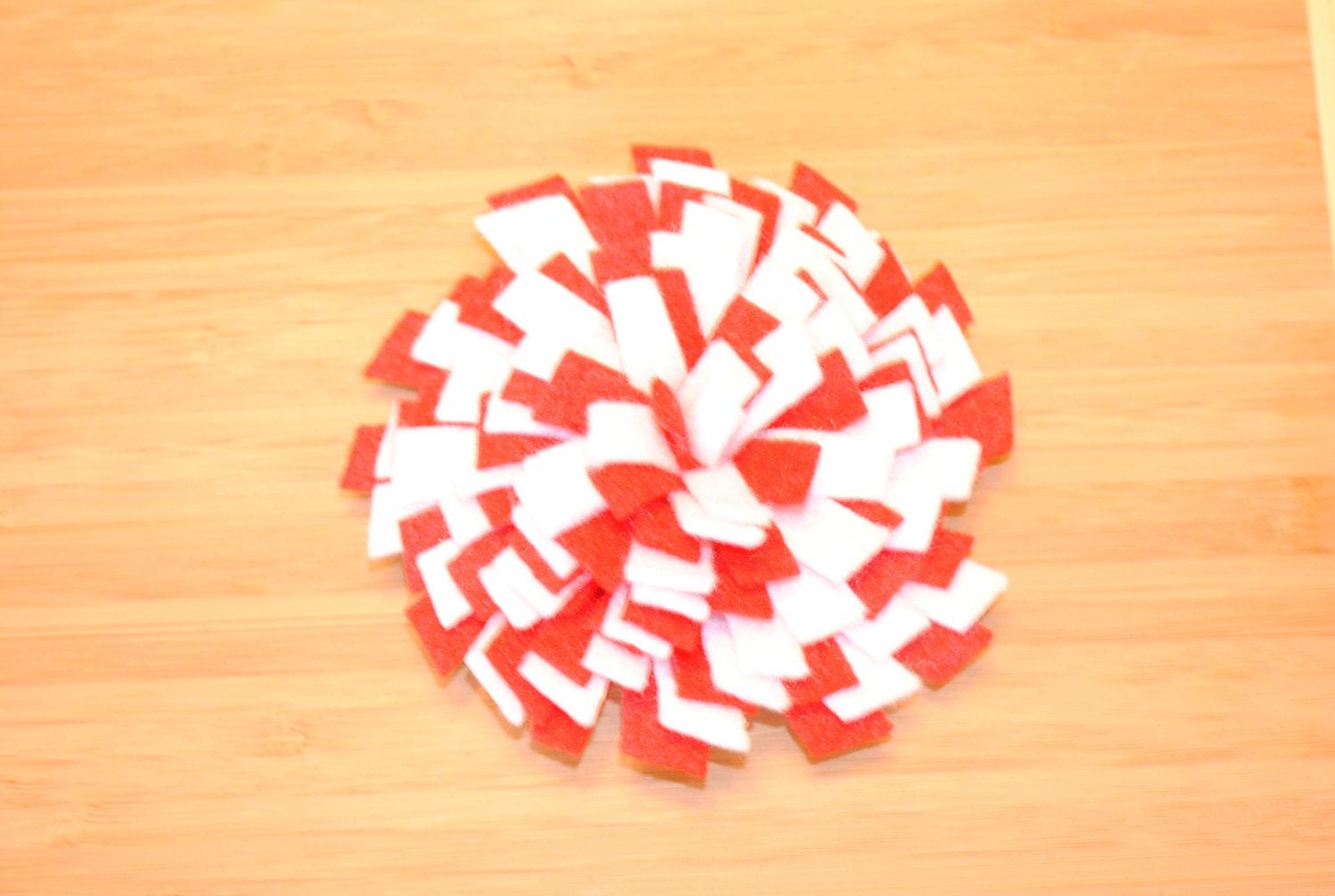 Arkansas Razorback Red and White Flower Felt Pin