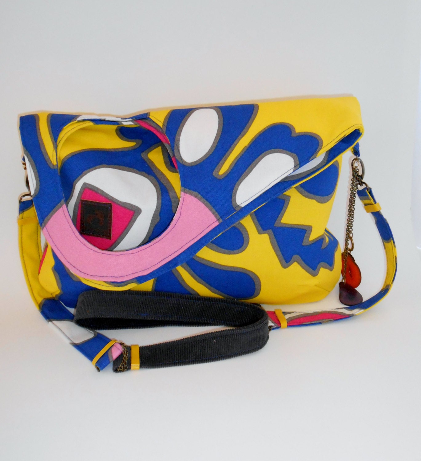 The Urbana... Original ecological and practical model, with a youthful and edgy style.