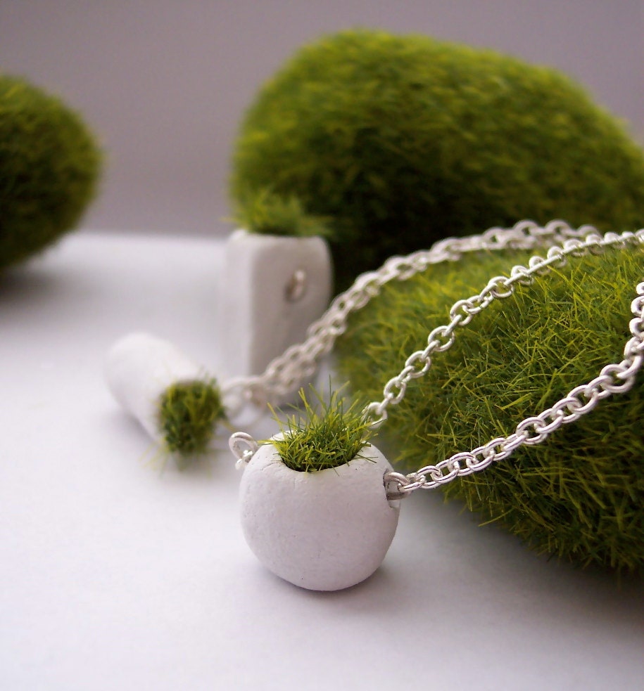 Bubble Pot Handcrafted White Stoneware necklace with Moss