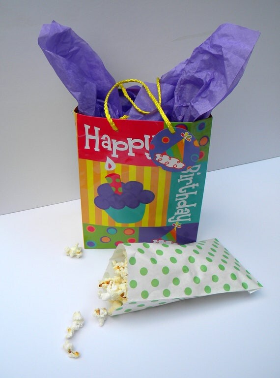 Favor Bags, Polka Dot, Green and White, Middy Bitty, Set of 20, 5 by 7 1/2 inches Il_570xn