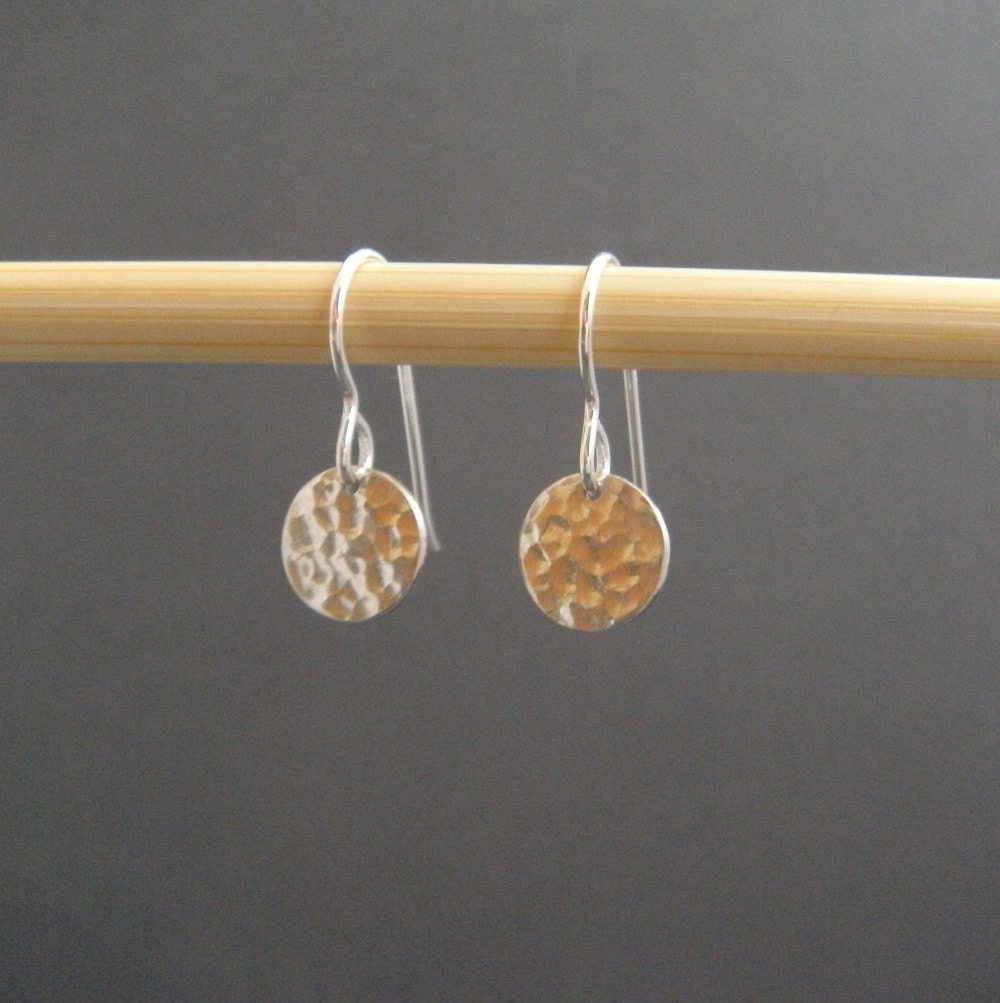 tiny sterling silver dangles. hammered circle earrings. everyday earrings. sterling jewelry. drop earrings. simple minimalist. 3/8" circle
