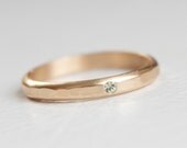 Green Sapphire Wedding Ring in 14k yellow gold - hammered band, flush set stone