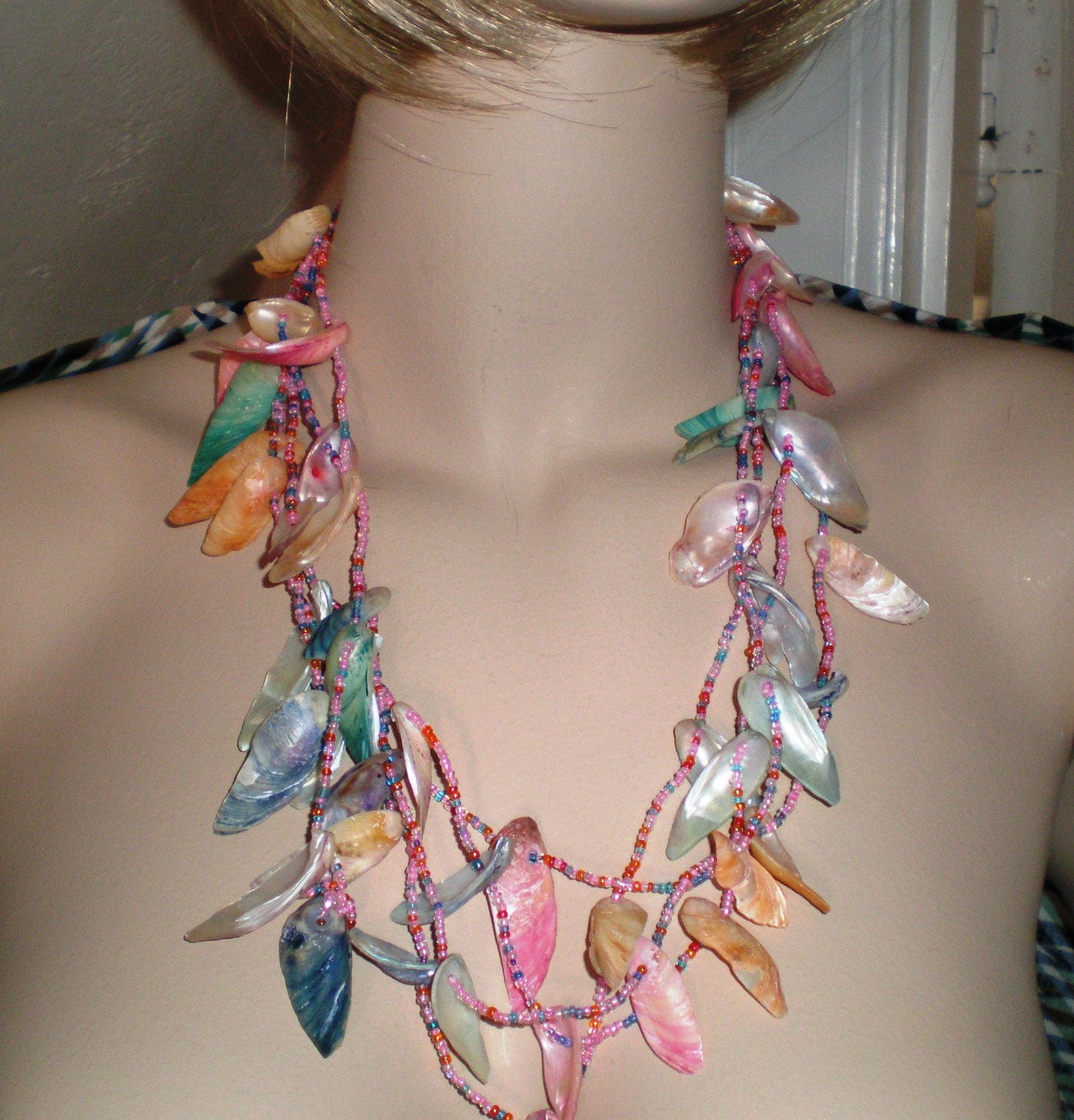 Vintage Necklace / Choker / Collar 3 Strands Mother Of Pearl Chunky Shells In Pastels Glass Seed Beads Glistening Rainbow Statement
