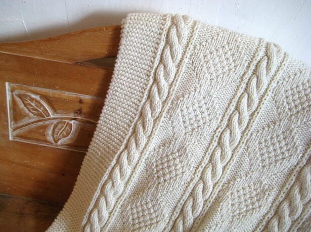 AFGHAN Hand Knit ARAN Off White 50x70 Sabina