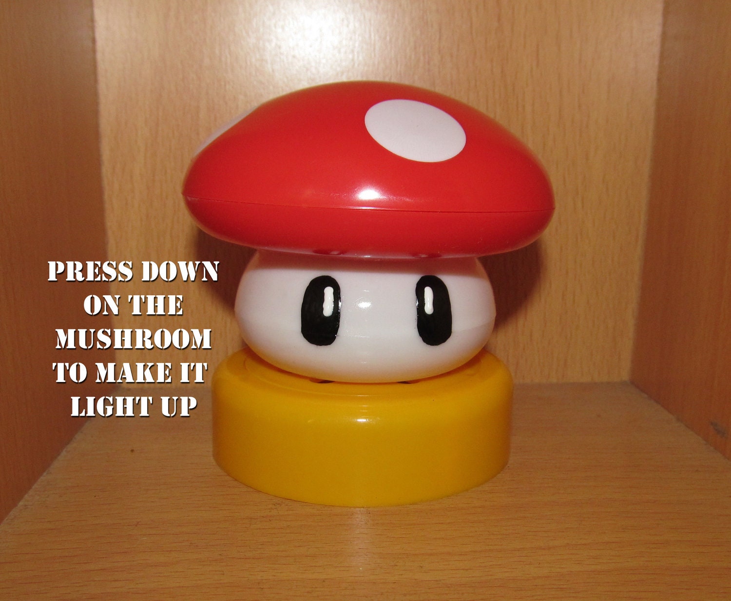 Super Mario Brothers RED Power up Mushroom SMALL Touch Lamp Night Light - nes Retro Video Game Geek Housewares
