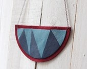 Necklace in leather with geometric shape - blue & dark red