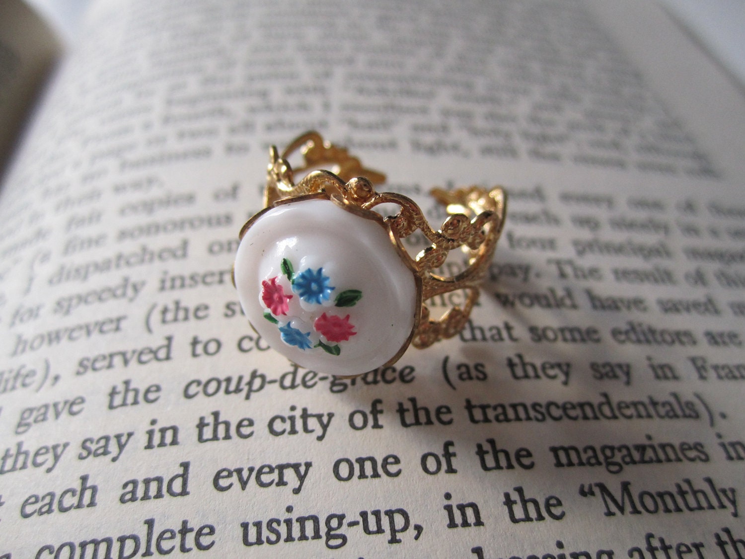 Vintage Floral Daisy Ring Gold Filigree Vintage Style Flower Ring Adjustable Ring Modern Vintage Style Jewelry