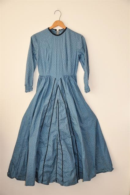 Vintage Prairie Dress Costumes from the 70's with Matching Bonnet sz. Small