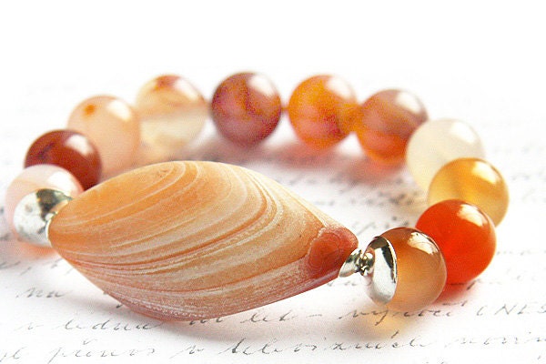 Natural Agate Bracelet. Stack Statement Bracelet. Sterling Silver. Round Gemstone Beads. Fancy Large Geometric Stone Orange Peach White Tag