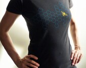 Honeycomb Bee Organic Scoop Neck Tshirt