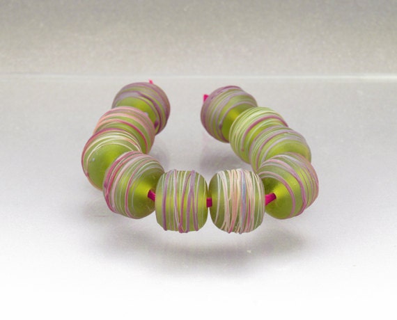 Handmade lampwork bead set green glass rainbow Cocoon Anne Londez  SRA