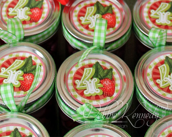 Strawberry Birthday Party Circle Tags - DIY Printable - Do-It-Yourself - Very Berry Birthday Party Il_570xn