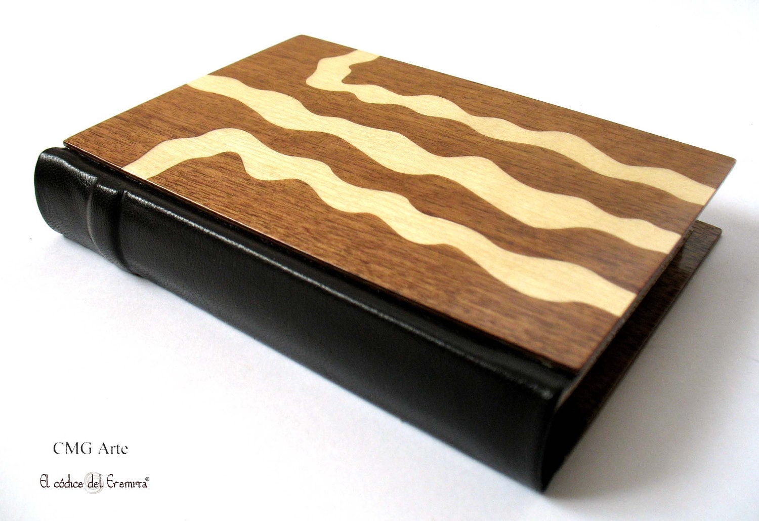 Exclusive Handmade Journal, Wood and Leather Blank Book, Brown Leather Walnut & Sycamore Wood. SOMNIA