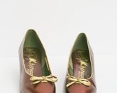 Darling vintage Red / Brown & Gold Faux Leather Pumps / Court Shoes - UK 4 - EU 37 - USA 6 by 'K Impressions'