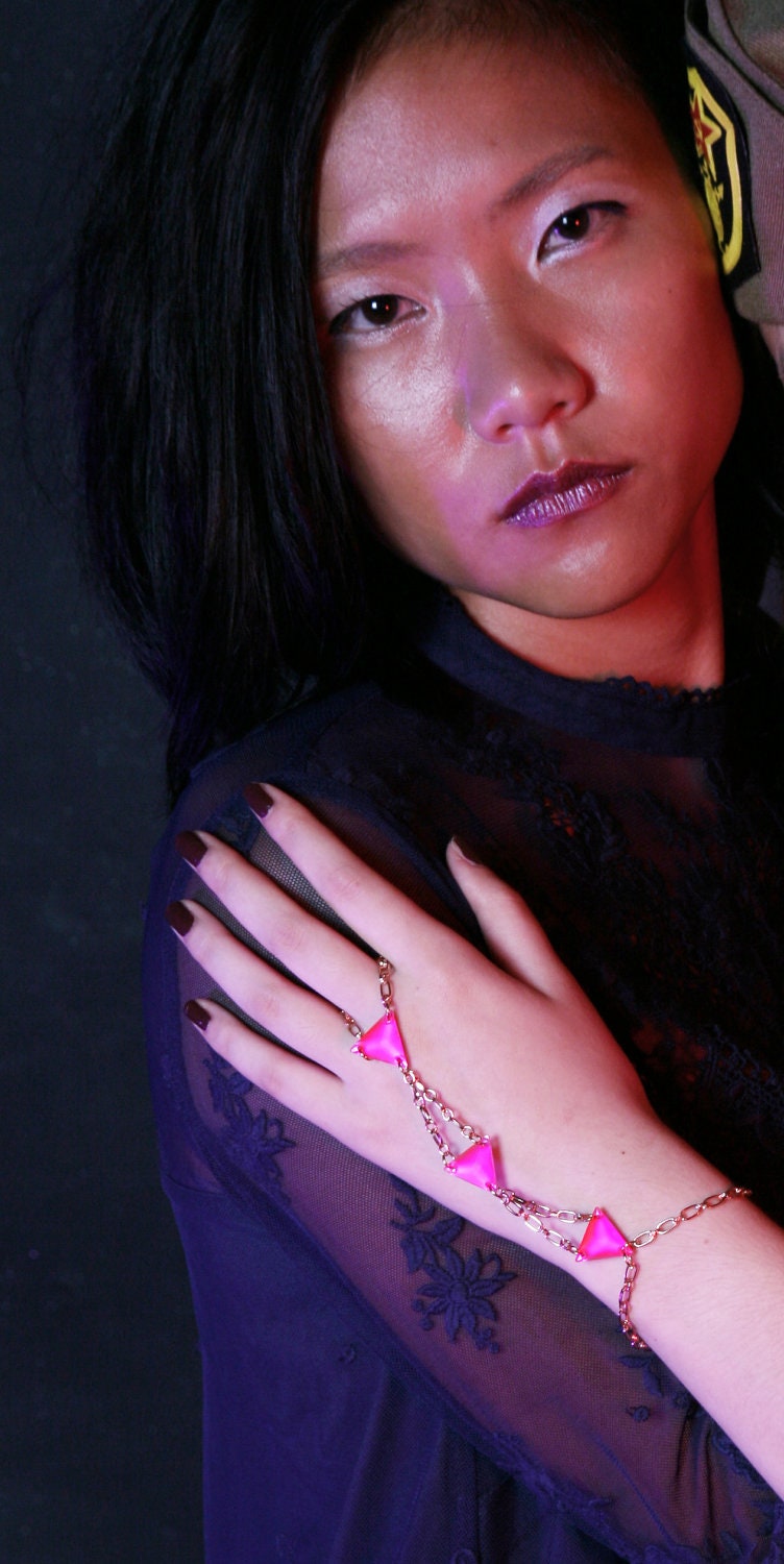 SpacetrailPInk, hand harness, neon pink triangle hand chain, fall 2012 statement jewelry