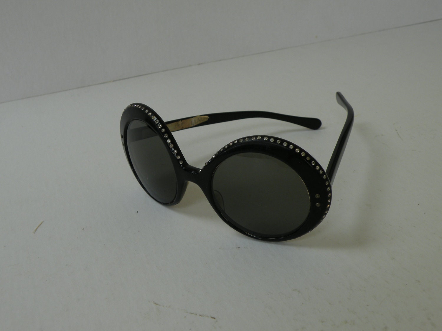 Round Black Vintage Sunglasses With Rhinestones / 30s 40s Retro Eyewear Frames