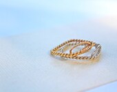 Square Twisted Knot Ring