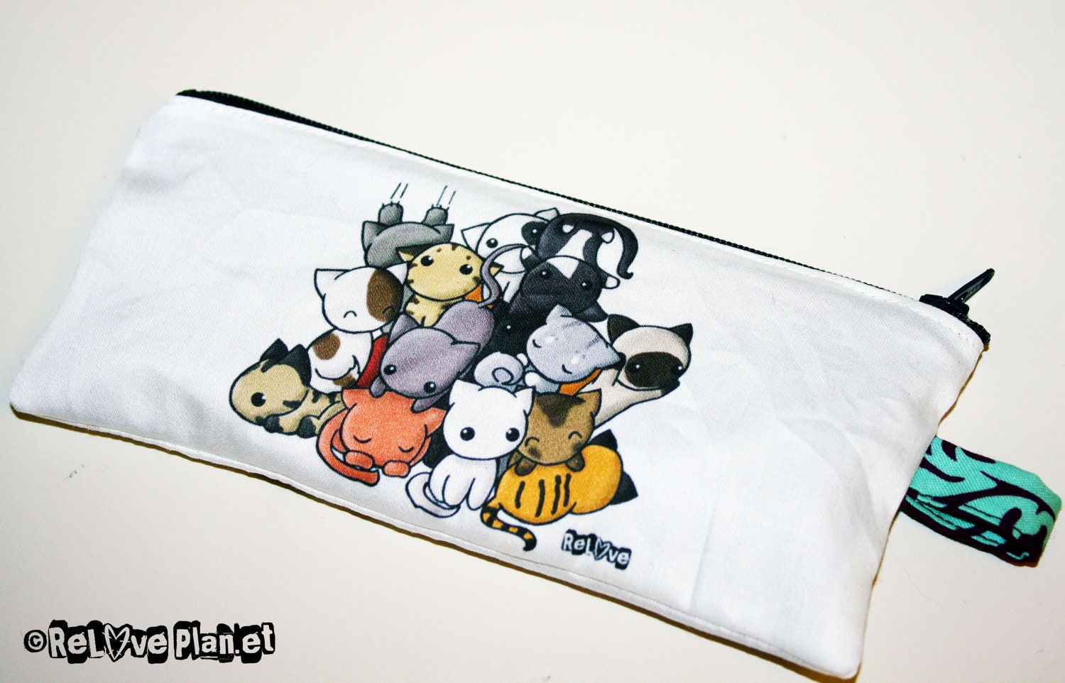Pile of Kitties Zipper Purse Pouch - Medium - Cosmetic Pencil Wallet - ReLove Plan.et