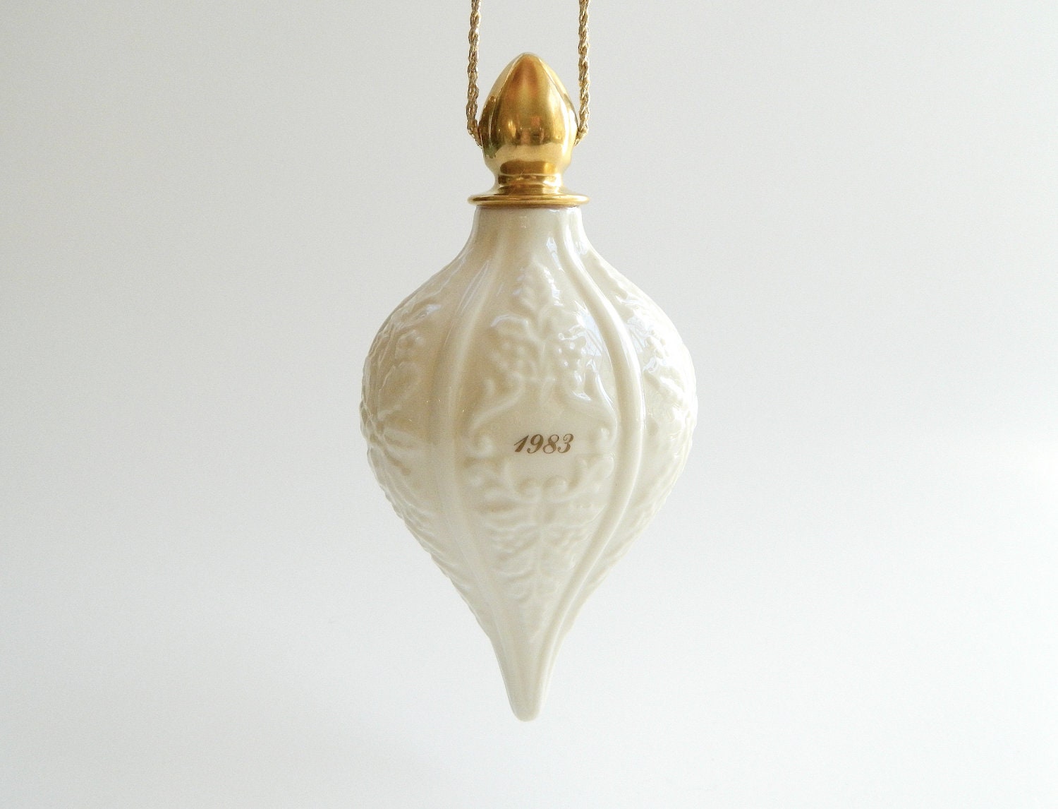 Vintage Lenox ivory and gold annual ornament, 1983