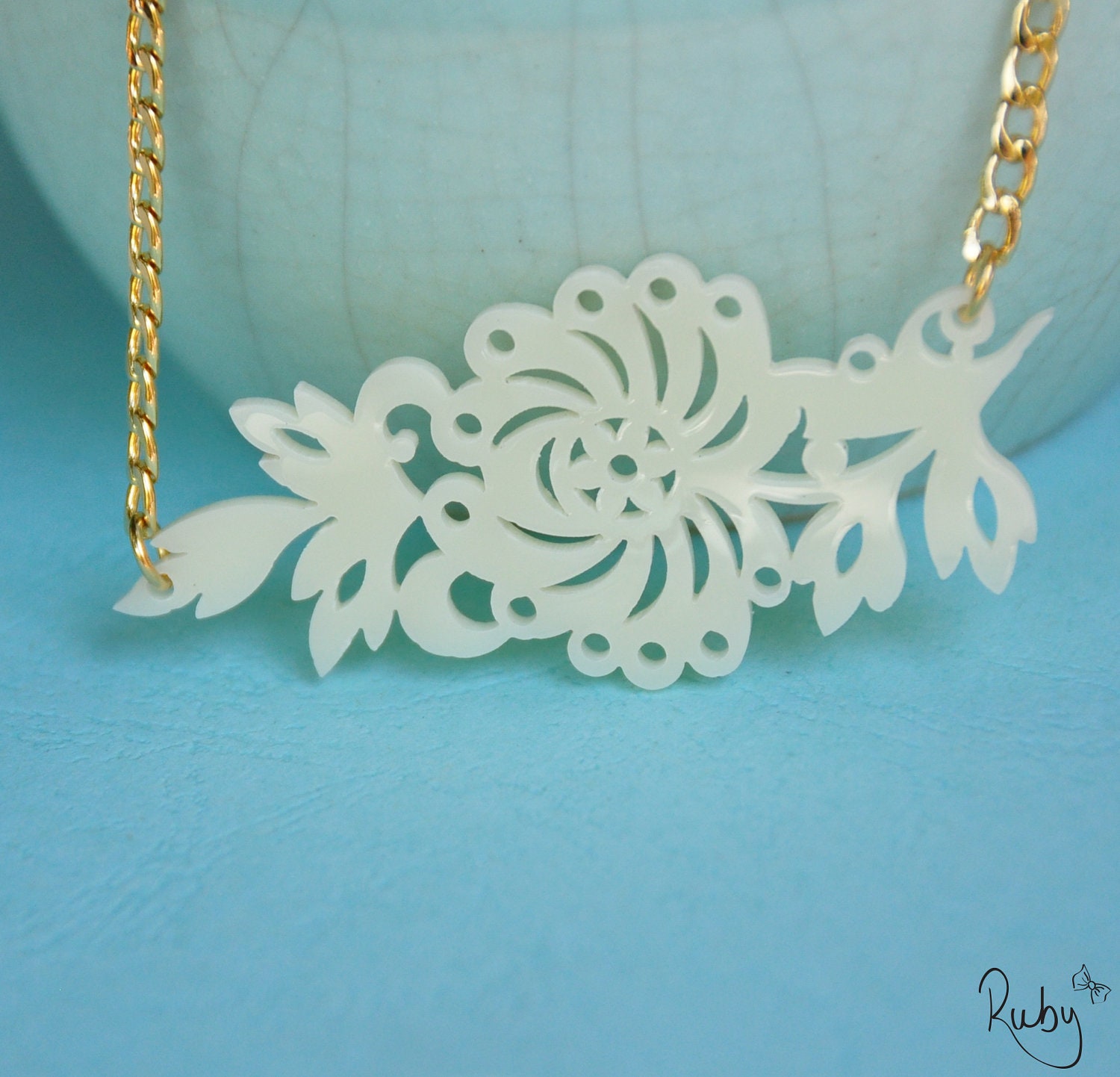 Vintage lace flowers laser cut acrylic necklace - 24k gold plated chain