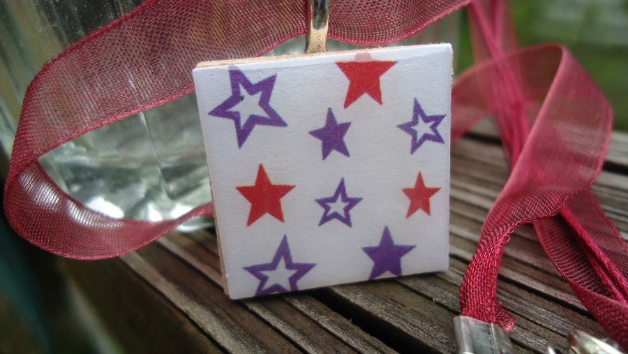 Starred Wood Pendant Necklace in Red, White and Purple