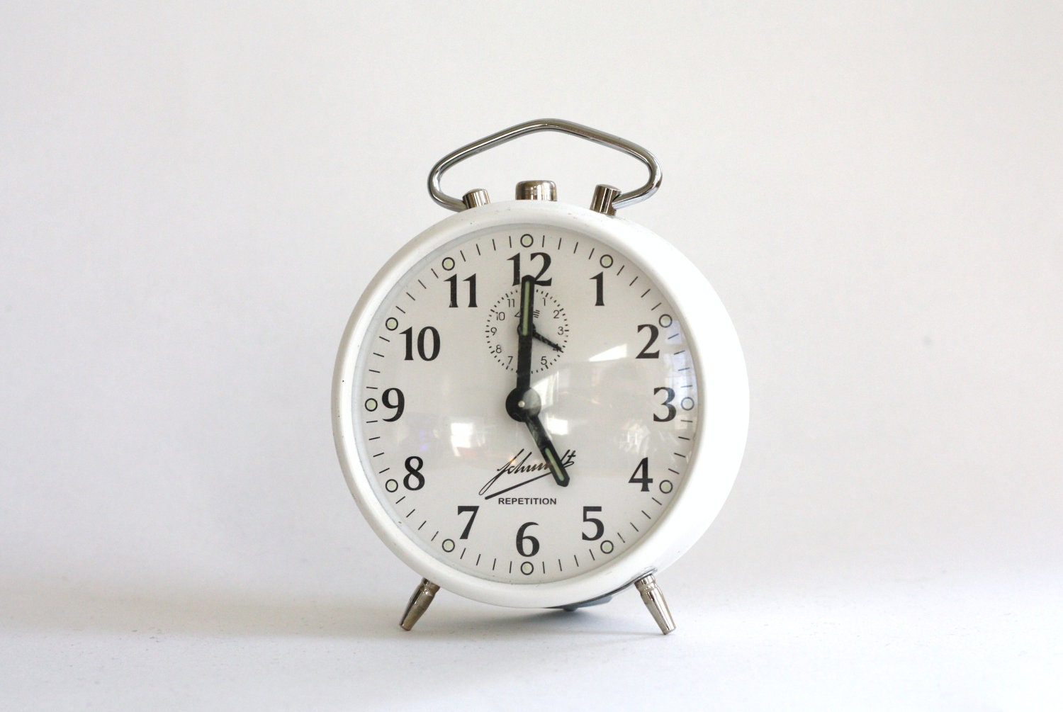 Vintage Alarm Clock / White Metal Mod Alarm Clock / Vintage German Alarm Clock - ZuHauseBerlin