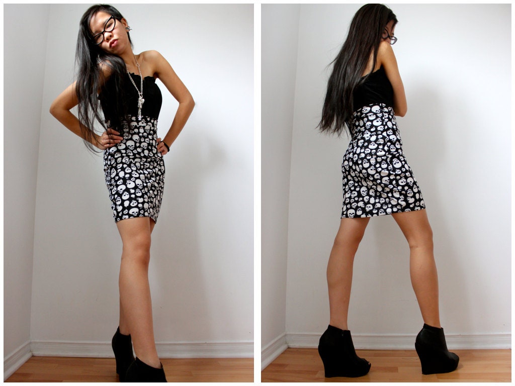 Skull Skirt - S